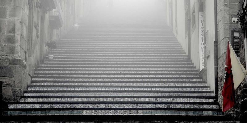 Reidley式空间设计：融合极简美学与家族历史感的正念生活艺术